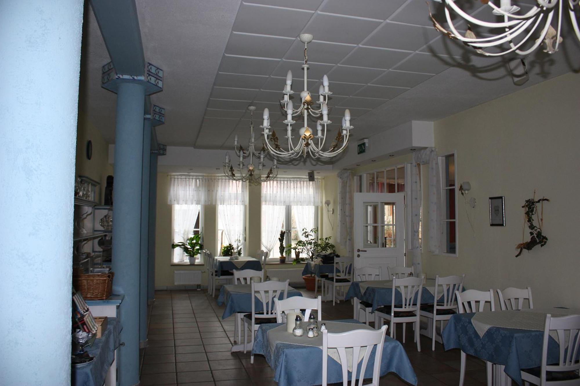 Cross-Country-Hotel Hirsch Sinsheim Extérieur photo