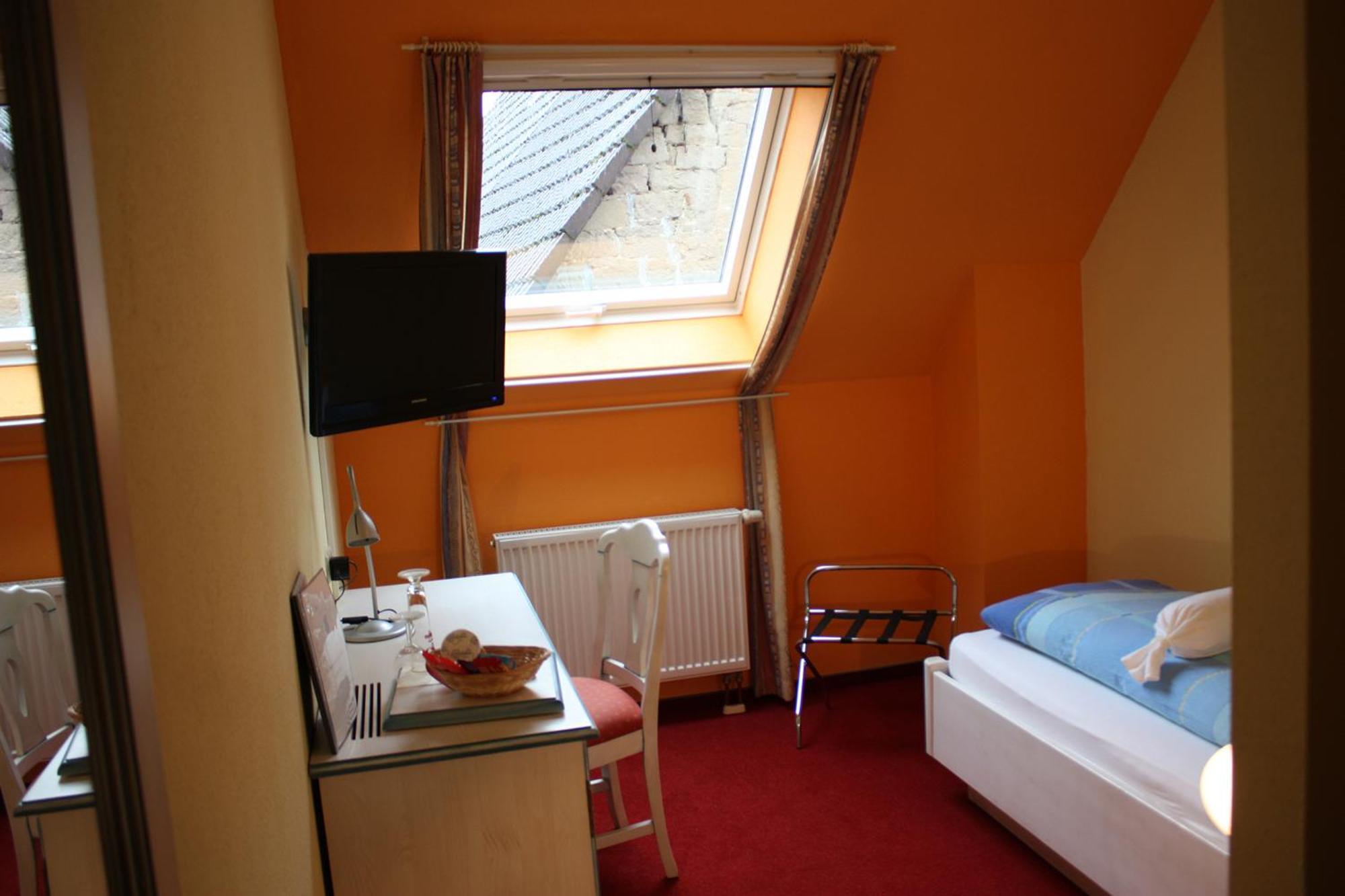 Cross-Country-Hotel Hirsch Sinsheim Extérieur photo