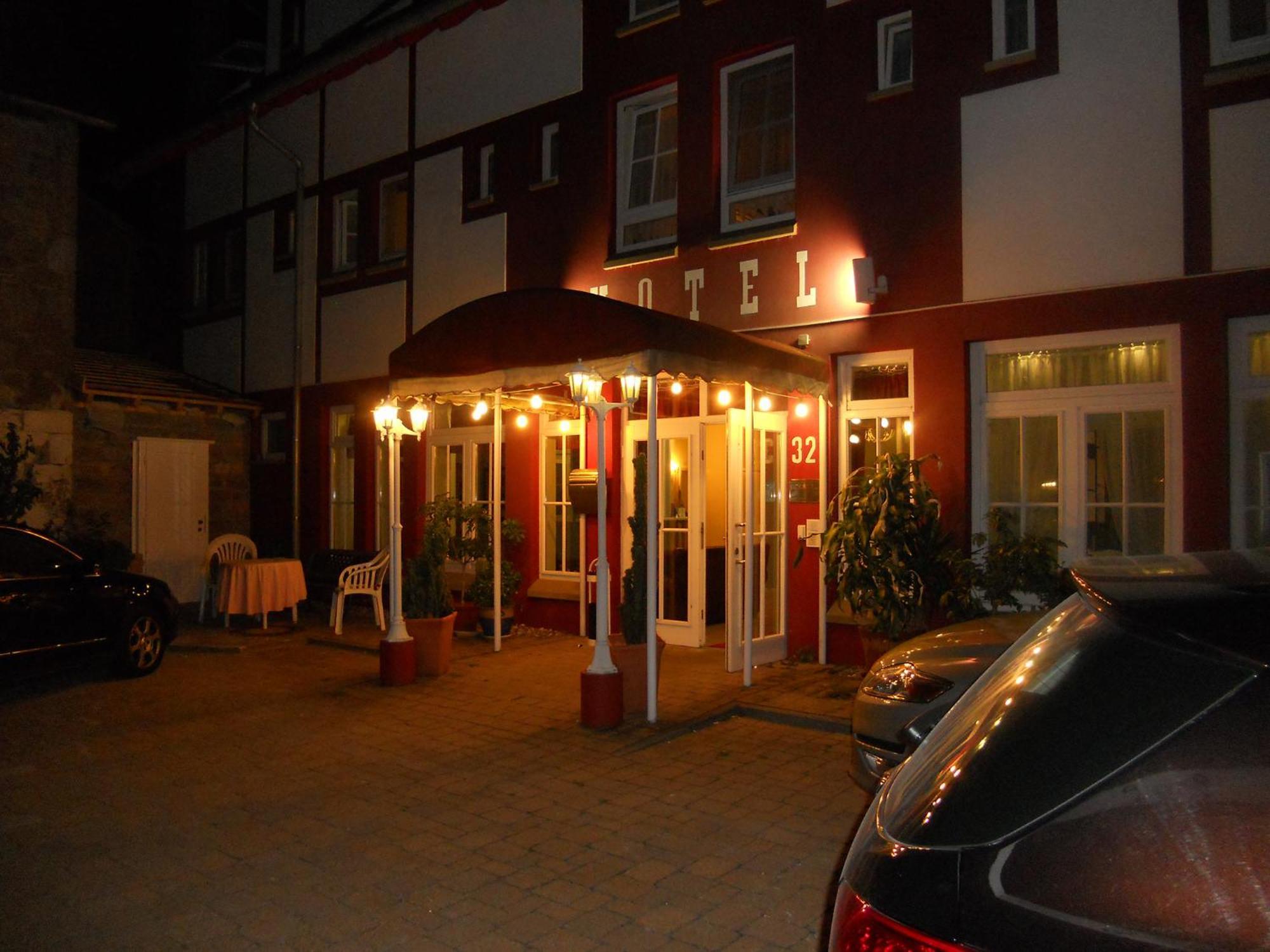 Cross-Country-Hotel Hirsch Sinsheim Extérieur photo