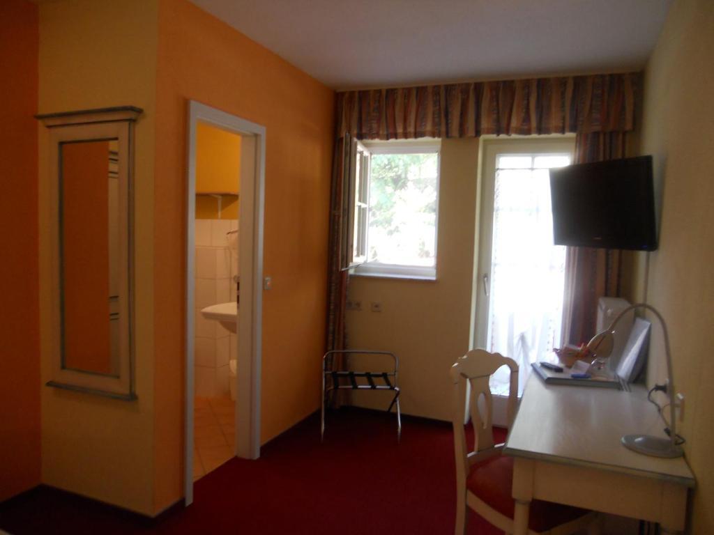 Cross-Country-Hotel Hirsch Sinsheim Chambre photo